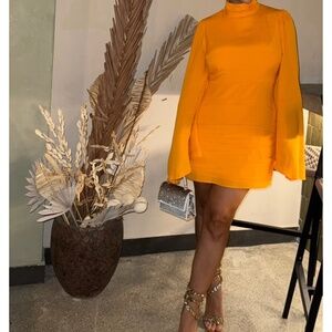 ✨ Vestido mini color naranja – Talla M ✨